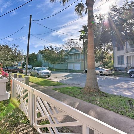 Bright Galveston Cottage Close To Beach And Strand Exterior foto